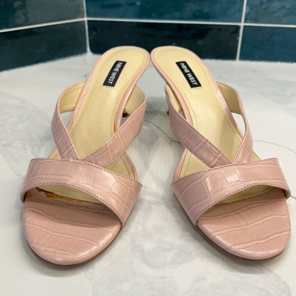 Nine West, Pink ,Mock Croc, Sandal, size 8 - Picture 2 of 8